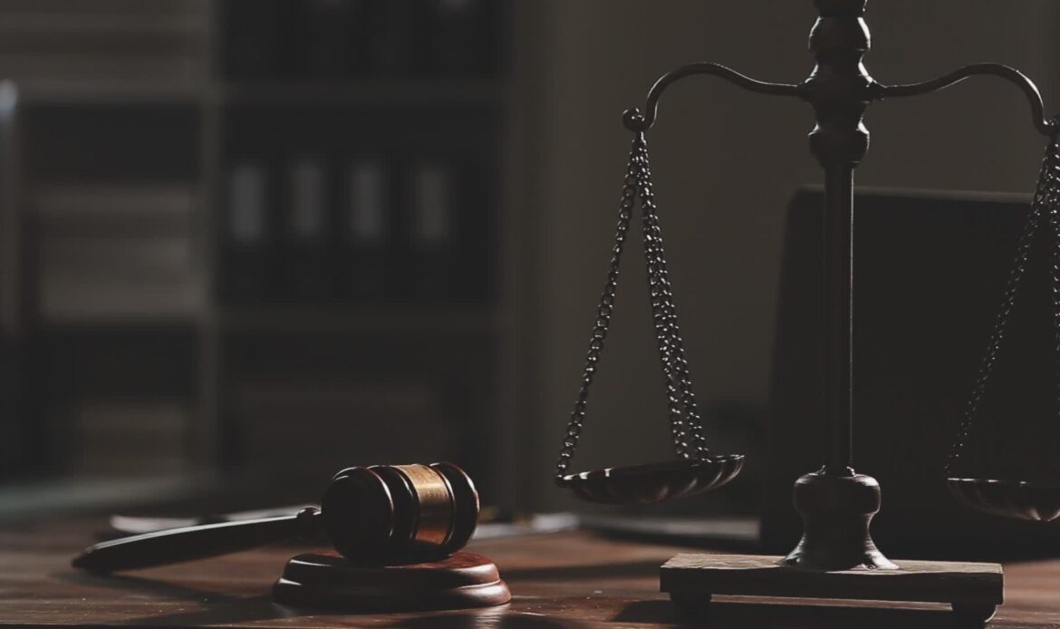 Justiça e Contratos: Rescisão Contratual por Inadimplência na Compra de Imóvel