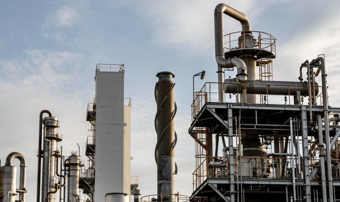 Queda de Poste Concessionária é responsável por problemas em equipamentos